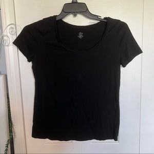 Ann Taylor Live Love LOFT Black Short Sleeve T-Shirt Women's Size Medium M.